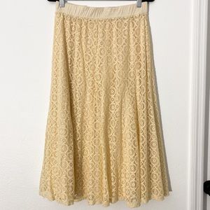 Lace skirt